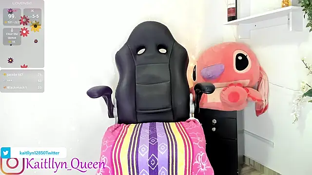 queen katle online show from December 13, 8:04 pm