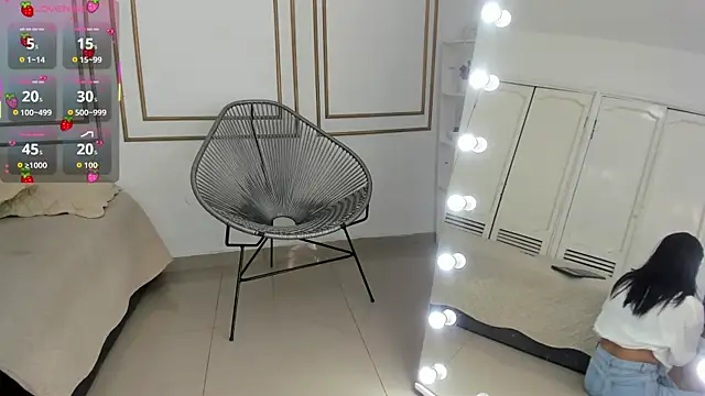 Snapshot of natalia_aguirre1 chatting on September 21, 12:15 pm natalia aguirre1 online show from September 21, 12:15 pm