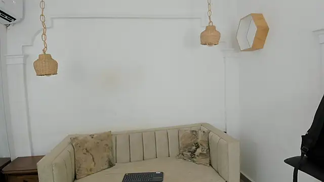 Snapshot of natalia_aguirre1 chatting on October 28, 12:00 pm natalia aguirre1 online show from October 28, 12:00 pm