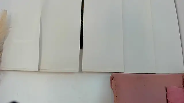 Snapshot of natalia_aguirre1 chatting on September 24, 1:32 pm natalia aguirre1 online show from September 24, 1:32 pm