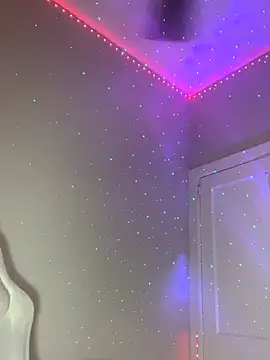 Snapshot of loveluna8 chatting on October 17, 10:07 am loveluna8 online show from October 17, 10:07 am