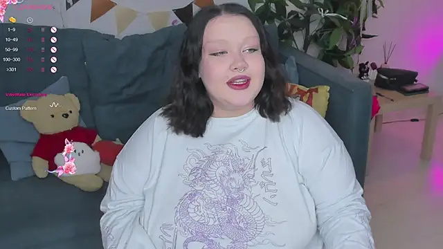 LilyBelll online show from October 4, 8:35 pm