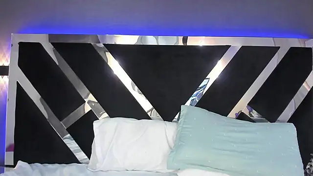 MaxiRogers online show from November 23, 12:40 pm