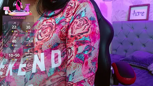 Snapshot of violletha chatting on October 6, 12:33 pm violletha online show from October 6, 12:33 pm