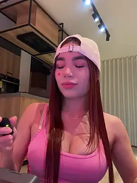 Snapshot of carolynnetrujillo chatting on October 22, 3:22 am carolynnetrujillo online show from October 22, 3:22 am