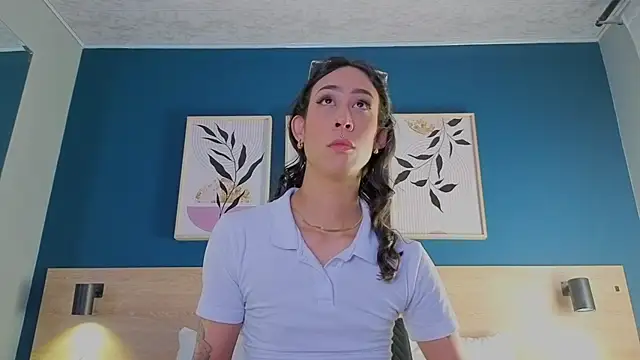 Snapshot of GabyPetit chatting on October 21, 7:51 pm GabyPetit online show from October 21, 7:51 pm