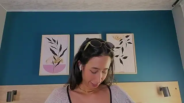 Snapshot of GabyPetit chatting on October 30, 9:49 pm GabyPetit online show from October 30, 9:49 pm