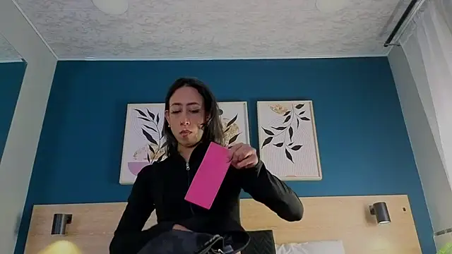 Snapshot of GabyPetit chatting on October 22, 8:14 pm GabyPetit online show from October 22, 8:14 pm