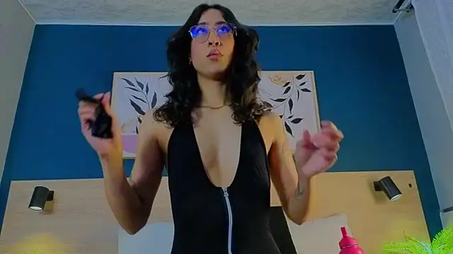 Snapshot of GabyPetit chatting on October 2, 8:25 pm GabyPetit online show from October 2, 8:25 pm