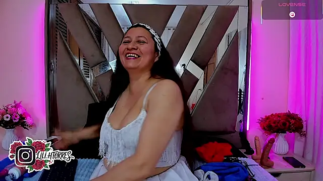 LILITH TORRES1 online show from April 9, 8:47 pm