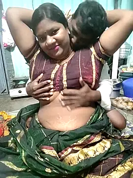 Snapshot of pujavinod chatting on October 28, 7:52 pm pujavinod online show from October 28, 7:52 pm