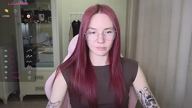 Snapshot of littlevildevil chatting on September 19, 10:58 am littlevildevil online show from September 19, 10:58 am