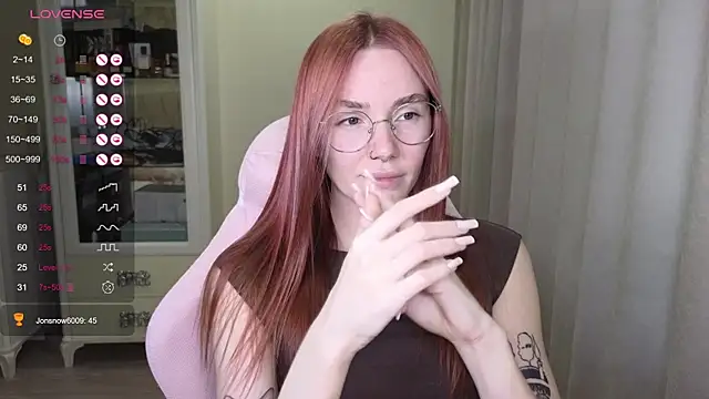 Snapshot of littlevildevil chatting on October 3, 11:15 am littlevildevil online show from October 3, 11:15 am