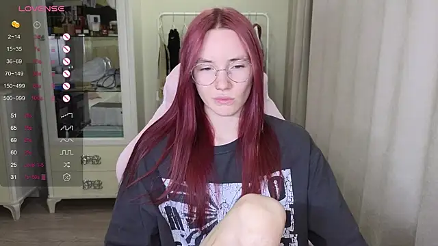 Snapshot of littlevildevil chatting on September 26, 11:08 am littlevildevil online show from September 26, 11:08 am