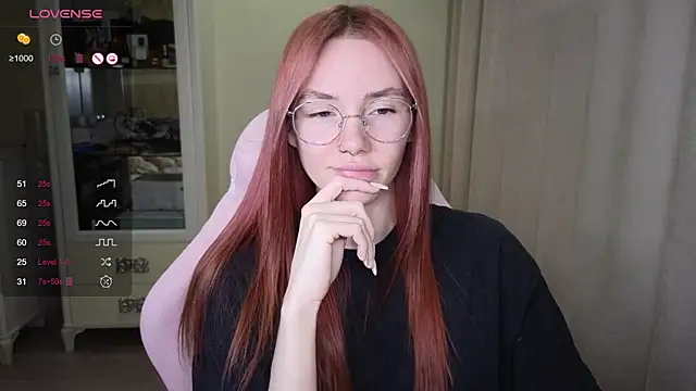 Snapshot of littlevildevil chatting on October 15, 11:02 am littlevildevil online show from October 15, 11:02 am