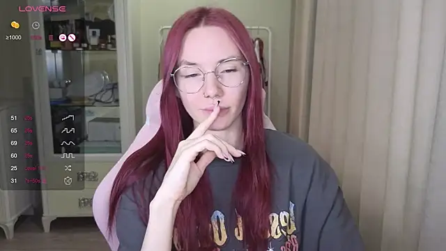 Snapshot of littlevildevil chatting on September 17, 11:08 am littlevildevil online show from September 17, 11:08 am