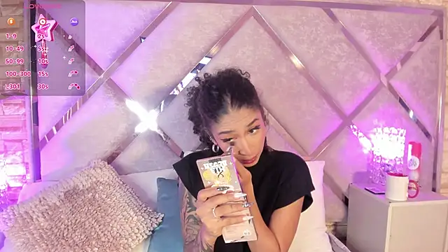  lanna jhonson  online show from September 24, 4:00 am