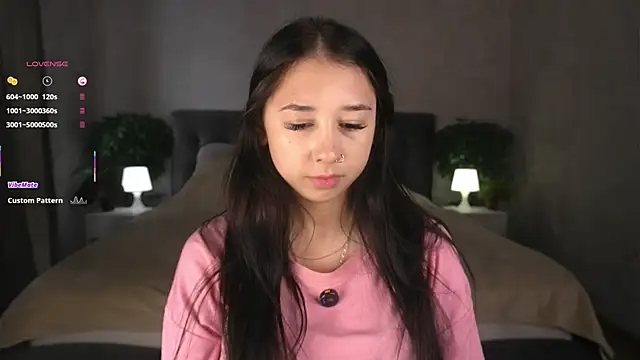 Snapshot of AislyEmbury chatting on September 9, 4:01 am AislyEmbury online show from September 9, 4:01 am