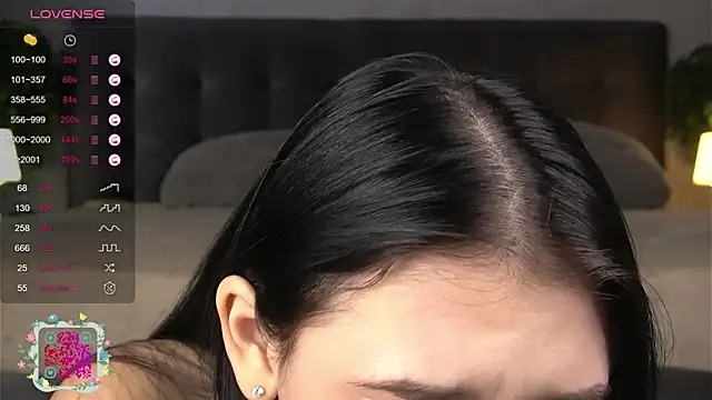 Snapshot of AislyEmbury chatting on October 22, 6:07 am AislyEmbury online show from October 22, 6:07 am