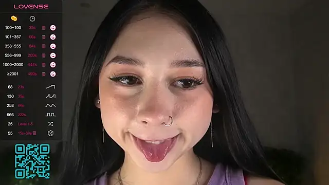 Snapshot of AislyEmbury chatting on October 17, 6:05 am AislyEmbury online show from October 17, 6:05 am