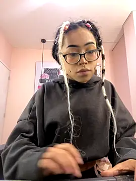 Snapshot of Violetta_Suky chatting on October 13, 12:52 pm Violetta Suky online show from October 13, 12:52 pm