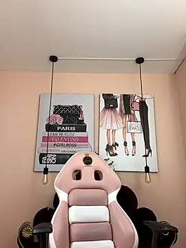 Snapshot of Violetta_Suky chatting on October 15, 1:14 pm Violetta Suky online show from October 15, 1:14 pm