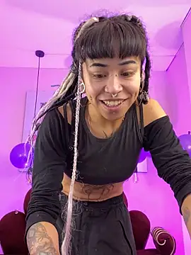 Snapshot of Violetta_Suky chatting on October 18, 1:36 pm Violetta Suky online show from October 18, 1:36 pm