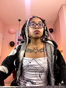 Snapshot of Violetta_Suky chatting on October 22, 1:38 pm Violetta Suky online show from October 22, 1:38 pm