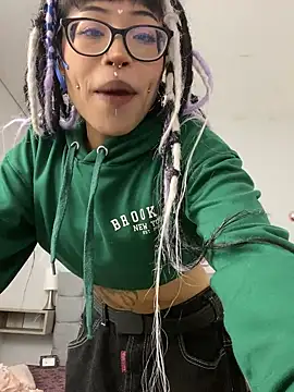 Snapshot of Violetta_Suky chatting on September 30, 1:39 pm Violetta Suky online show from September 30, 1:39 pm