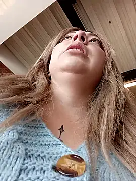 madelaine- online show from January 7, 7:06 pm