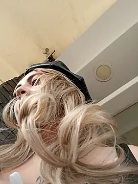 madelaine- online show from November 19, 8:09 pm