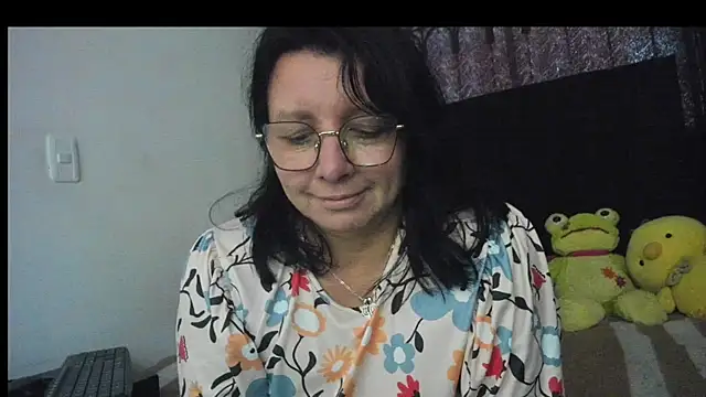 Evaaross 2345 online show from December 3, 8:22 pm