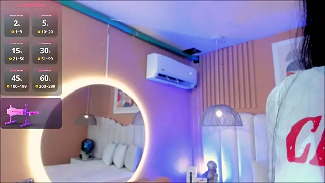 zia cooper online show from October 4, 7:40 pm