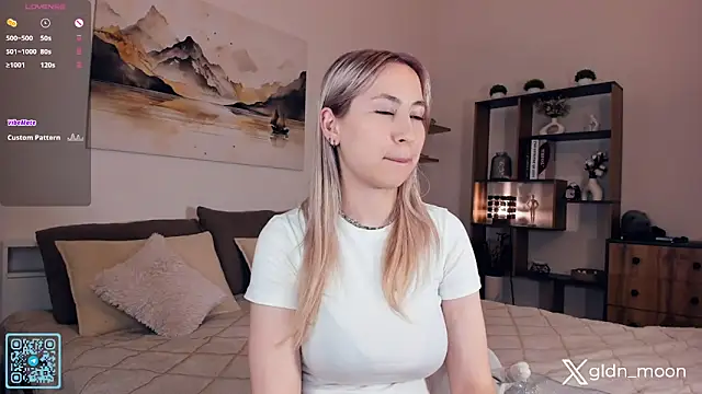 Snapshot of EternalLiberty chatting on October 8, 3:33 am EternalLiberty online show from October 8, 3:33 am