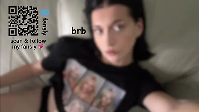 Snapshot of Vailyreb_ chatting on October 13, 8:44 pm Vailyreb online show from October 13, 8:44 pm