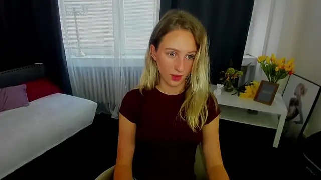 Lia Bloom  online show from September 11, 10:59 am