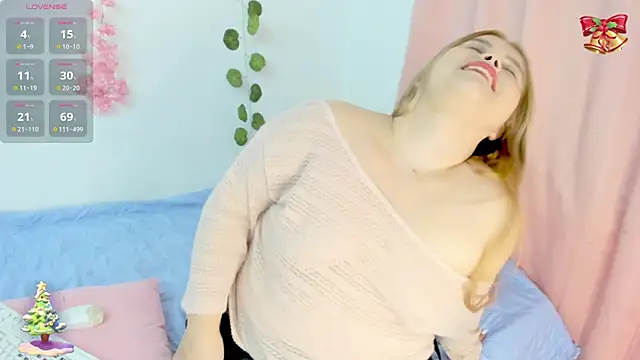 Blondegirl  online show from December 22, 4:48 am