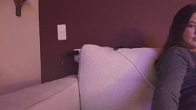 Nina24 online show from October 24, 8:05 pm