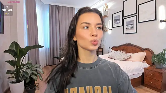 NicoleLuv online show from October 17, 1:14 pm