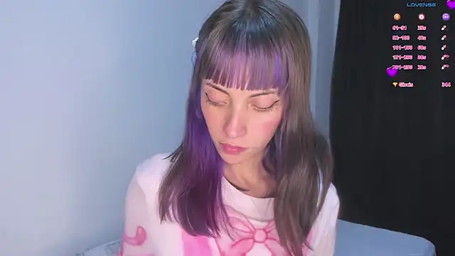 Snapshot of MiaGoth_ chatting on October 16, 3:20 am MiaGoth online show from October 16, 3:20 am