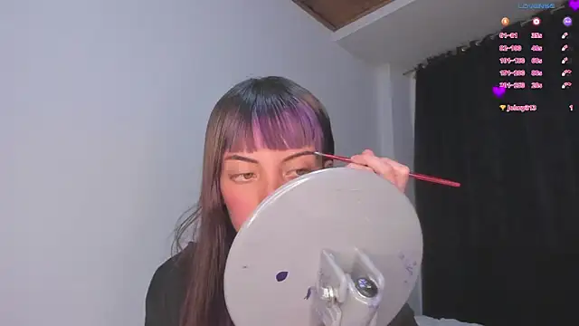 Snapshot of MiaGoth_ chatting on October 13, 11:07 pm MiaGoth online show from October 13, 11:07 pm