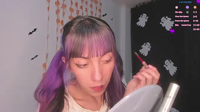 Snapshot of MiaGoth_ chatting on October 24, 1:12 am MiaGoth online show from October 24, 1:12 am