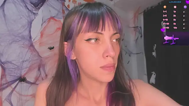 Snapshot of MiaGoth_ chatting on October 30, 3:31 am MiaGoth online show from October 30, 3:31 am