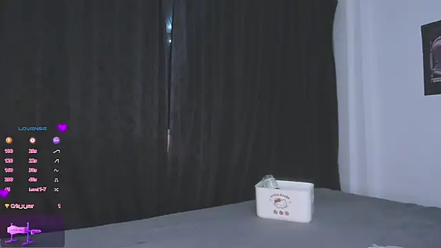 Snapshot of MiaGoth_ chatting on October 9, 5:00 am MiaGoth online show from October 9, 5:00 am