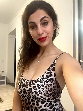 EmaSkyes online show from November 27, 7:22 am