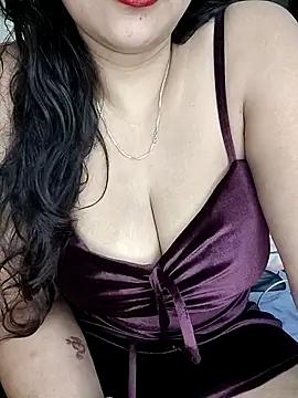 Snapshot of kaamuk_shweta chatting on October 18, 8:28 am kaamuk shweta online show from October 18, 8:28 am