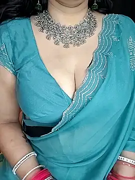 Snapshot of kaamuk_shweta chatting on October 31, 8:18 am kaamuk shweta online show from October 31, 8:18 am