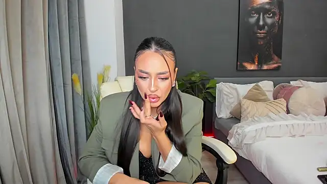 Sonia  Rey online show from November 23, 9:05 pm