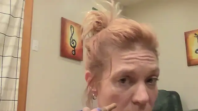 AddieAssets online show from November 5, 8:41 am