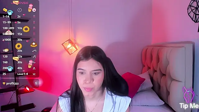 Snapshot of cassiehoward14 chatting on September 22, 7:01 pm cassiehoward14 online show from September 22, 7:01 pm